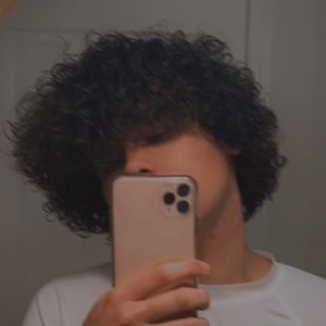 Meet your Posher, Troy